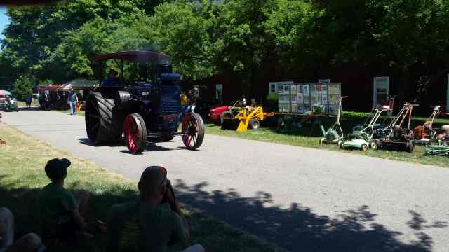 Michael U0026 39 S Tractors Simplicity And Allis Chalmers Garden