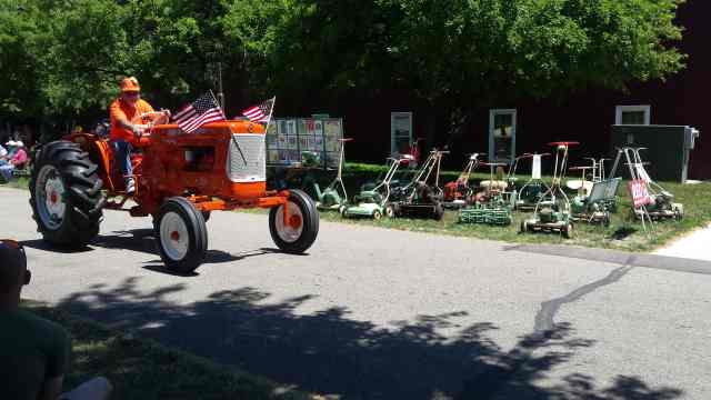 Michael U0026 39 S Tractors Simplicity And Allis Chalmers Garden
