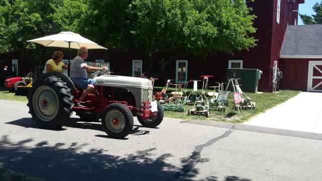 Michael U0026 39 S Tractors Simplicity And Allis Chalmers Garden