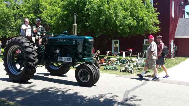 Michael U0026 39 S Tractors Simplicity And Allis Chalmers Garden