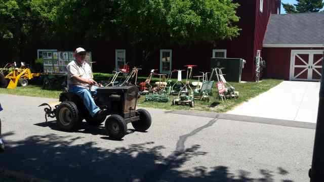 Michael U0026 39 S Tractors Simplicity And Allis Chalmers Garden