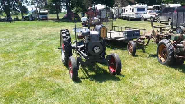 Michael U0026 39 S Tractors Simplicity And Allis Chalmers Garden