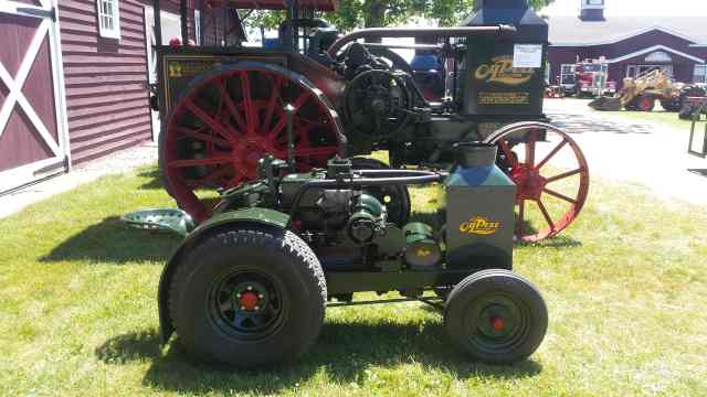 Michael U0026 39 S Tractors Simplicity And Allis Chalmers Garden