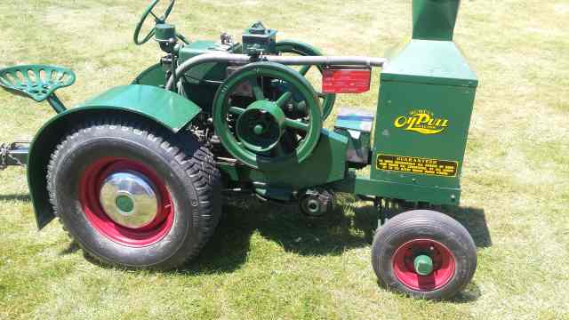 Michael U0026 39 S Tractors Simplicity And Allis Chalmers Garden